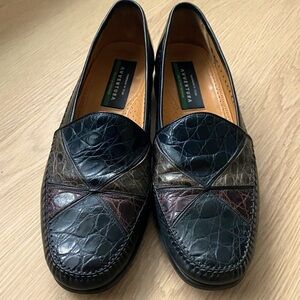 Men’s size 9.5 beautiful vintage, crocodile leather loafers